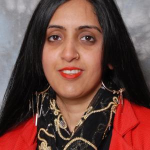 Portrait of Councillor Fozia Shaheen.